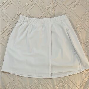 Abercrombie and Fitch White Elastic Waist Skort